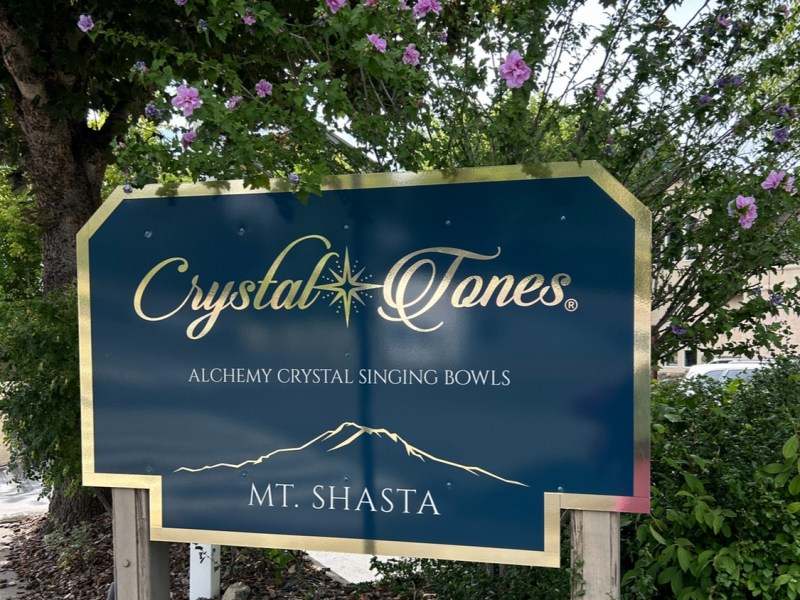 水晶钵疗愈，是一趟灵魂之旅（一）【雪士达山疗愈之旅 30】——紫罗兰火焰与白纱裙，是一个远古的记忆