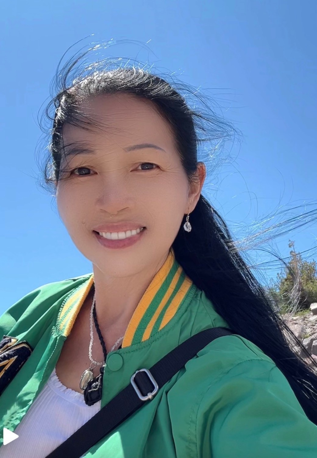 半山腰能量巨石：星际通讯的基座（二）【雪士达山疗愈之旅 50】——这两股能量在你的心轮交汇，形成一个强大的光体漩涡，进行着深刻的净化与整合