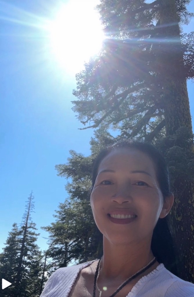 拜访扬升大石，穿越光之门户（二）【雪士达山疗愈之旅 62】——巨石内部的水晶微管能与泰勒斯城的永生火焰共振，你体验到的金光正是玉石圣殿的振频投影