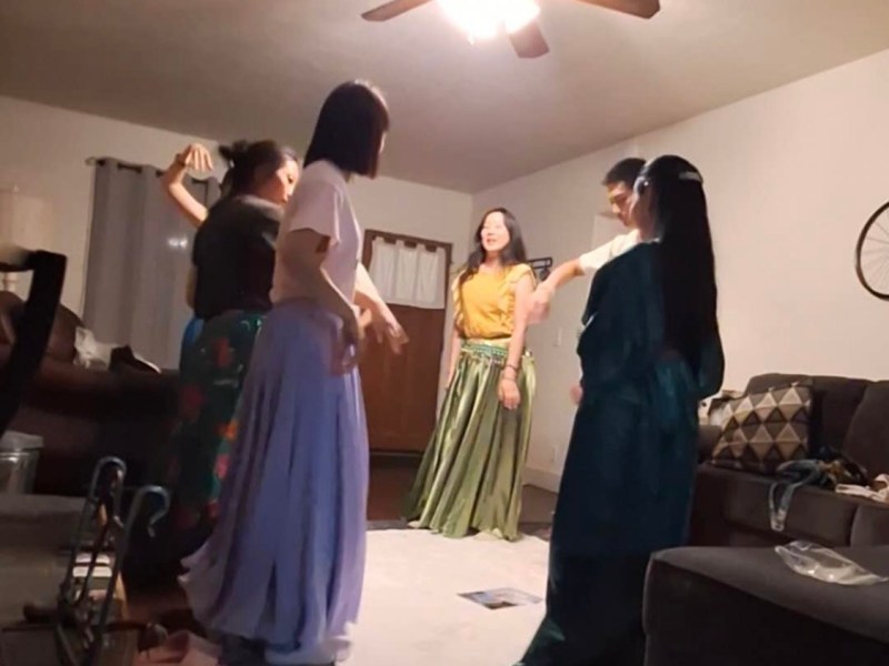 宇宙团聚，星际会面（七）【雪士达山疗愈之旅 74】——当你们进行女神漩涡冥想时，我们观测到玫瑰金光柱从地心贯穿至银河中央太阳，形成跨维度的能量虹桥