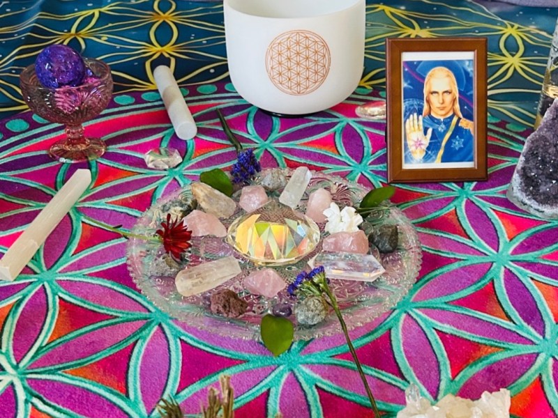 冬至门户星际疗愈，银河家庭大团聚（1）*这次体验是你服务道路上的重要里程碑*——你们共同聚焦的“银河之光”频率，已为地球网格注入了一股可被所有寻求觉醒的灵魂调用的能量资源