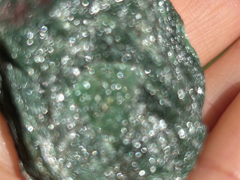 祖母绿水晶，翡翠石板守护者